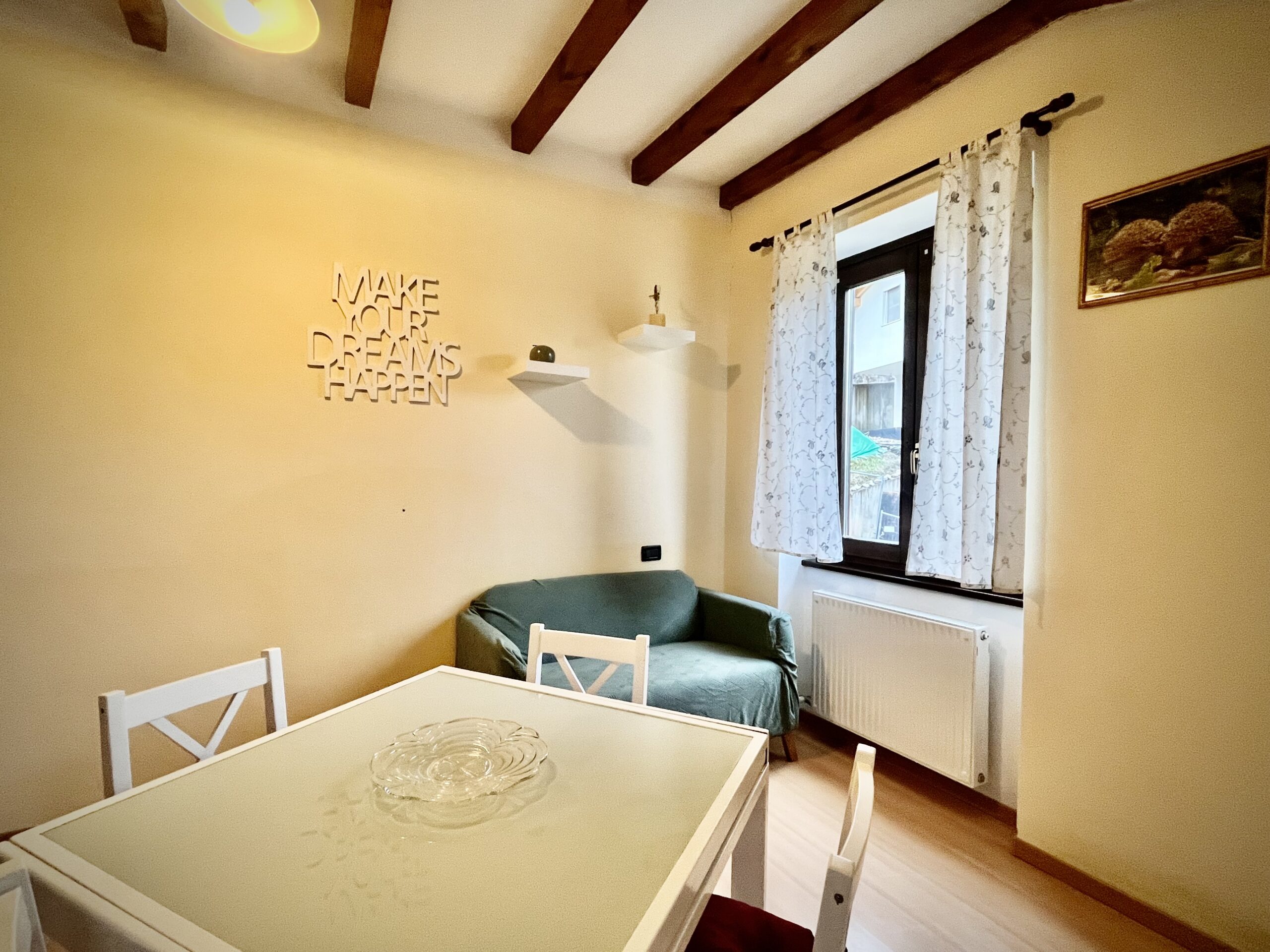 Dettaglio angolo divano